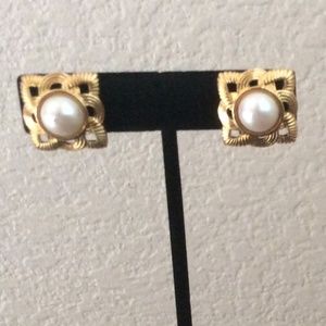 Vintage Faux Pearl Post Earrings Gold Tone